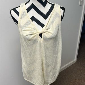 Old Navy tank size M